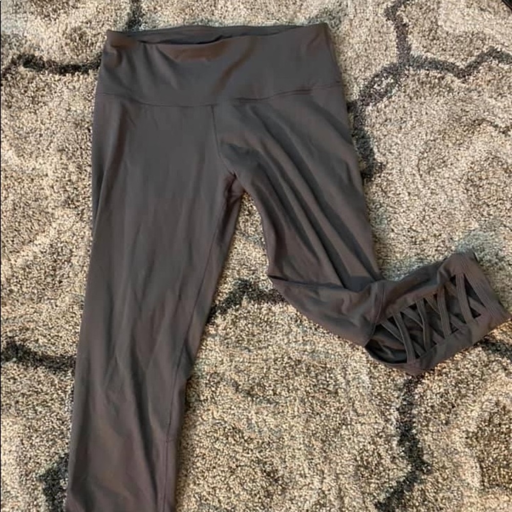 Gray crop leggings